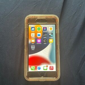 fully Unlocked iphone 8 plus with screen protector and case (no sim) 64 gb